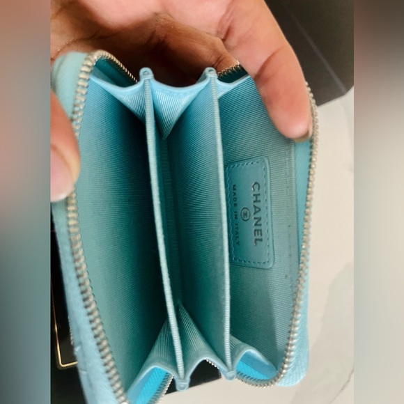 Chanel lambskin quilted zip around wallet - Picture 2 of 6